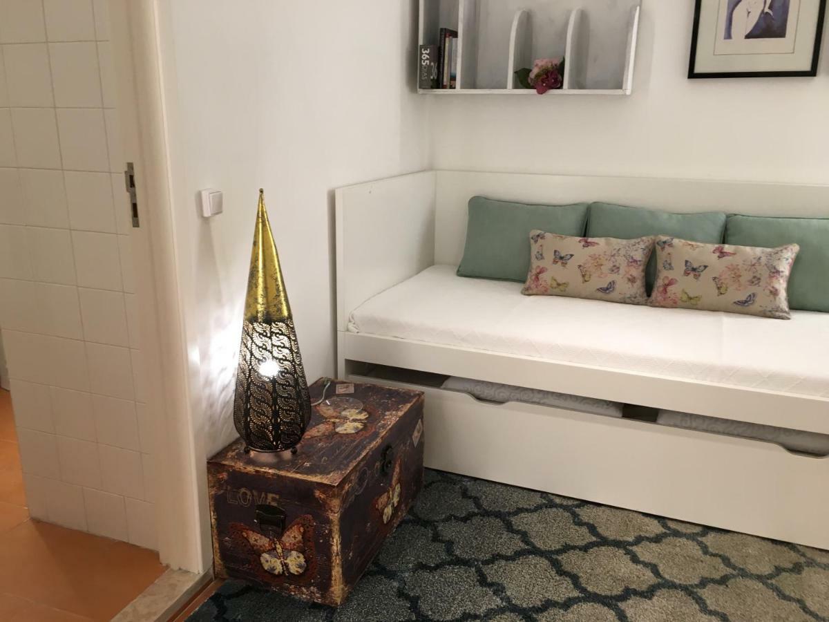 Apartamento Escadinhas De Sao Cristovao Lisboa Exterior foto