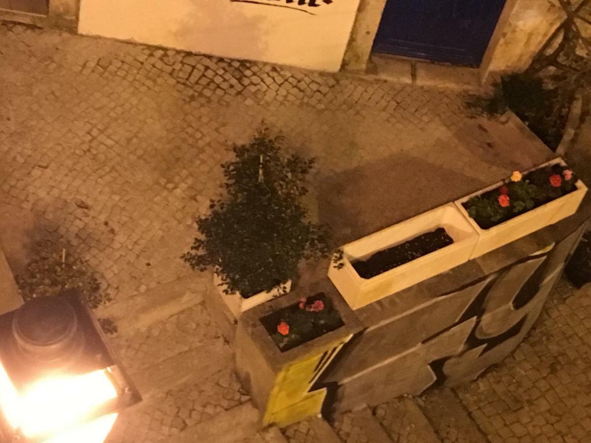 Apartamento Escadinhas De Sao Cristovao Lisboa Exterior foto